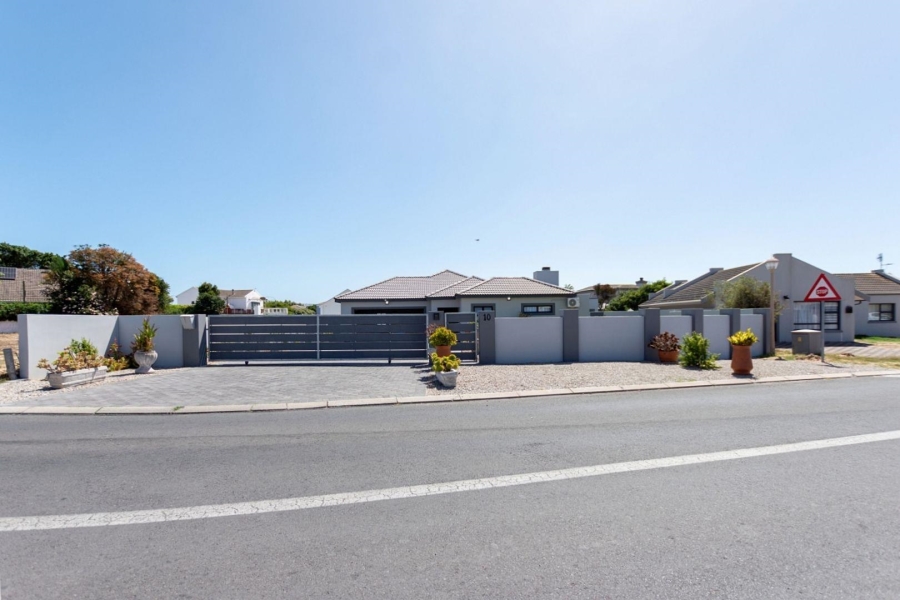 4 Bedroom Property for Sale in Country Club Western Cape